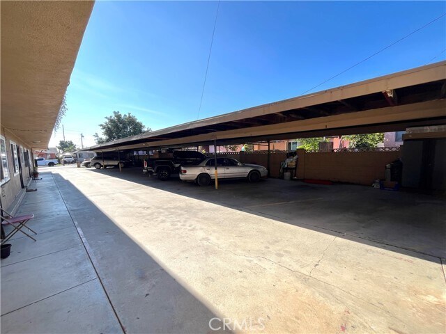 Building Photo - 4329 E 55th St