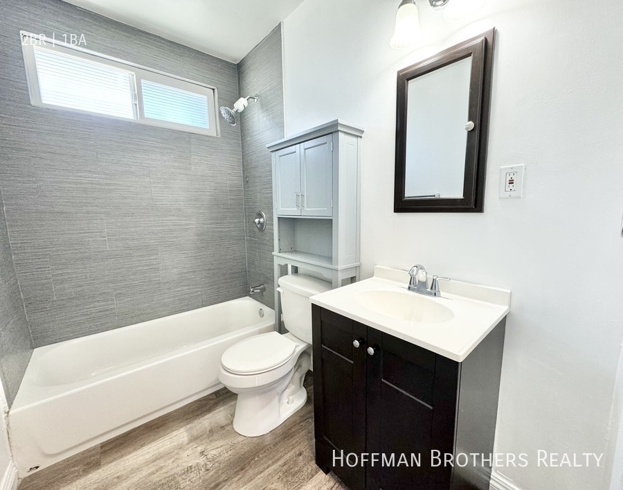 Building Photo - 1320 Ridgeley Dr