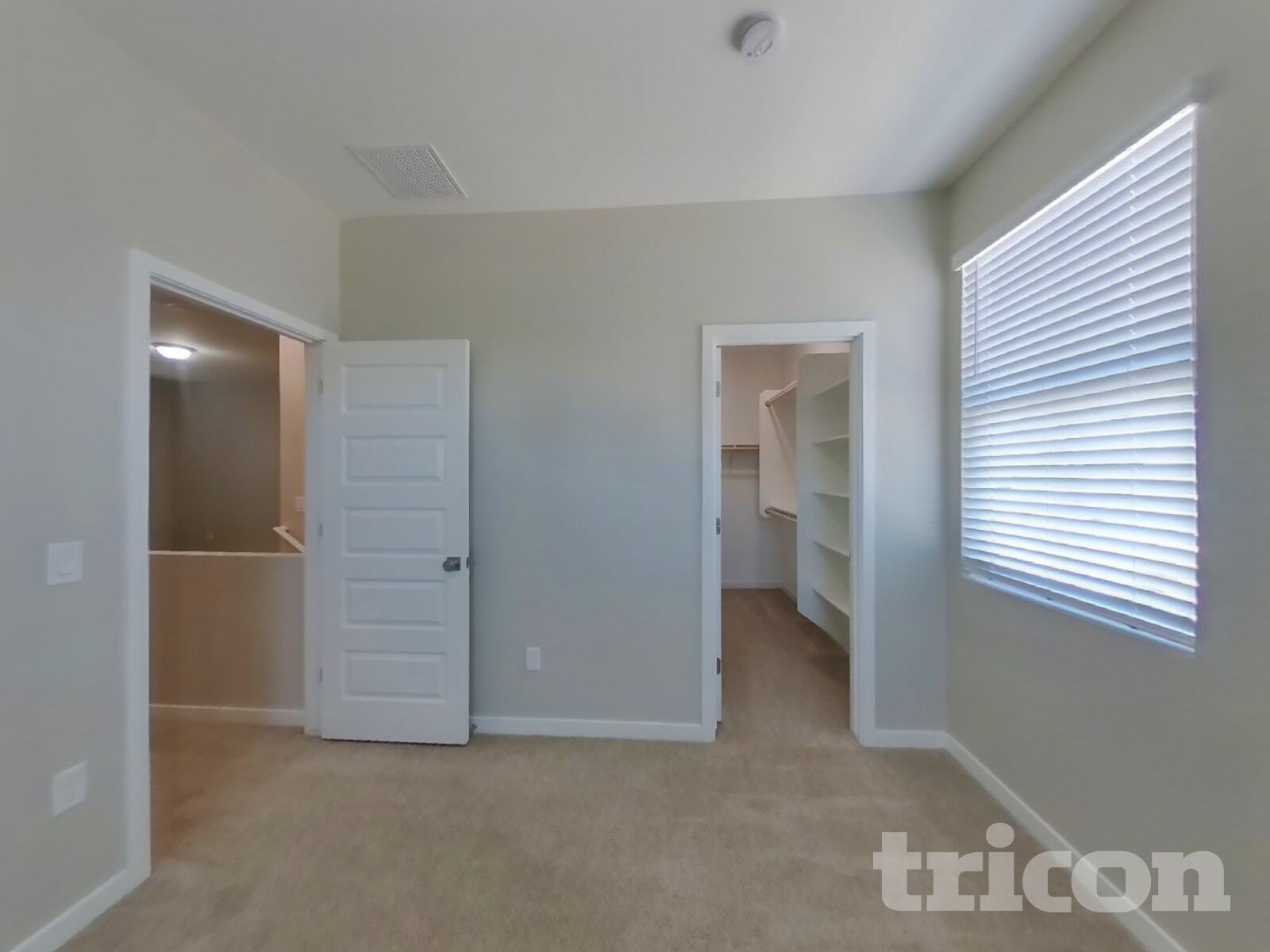 Building Photo - 4548 E Grandview St