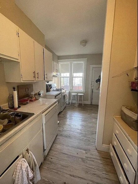 Building Photo - 8 Alton Pl