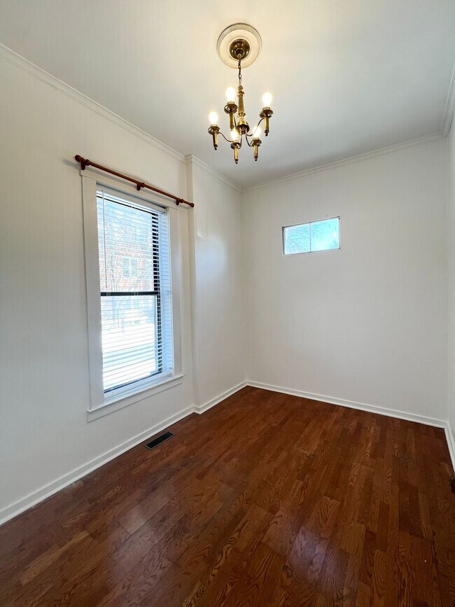 Building Photo - 2300 S 9th St