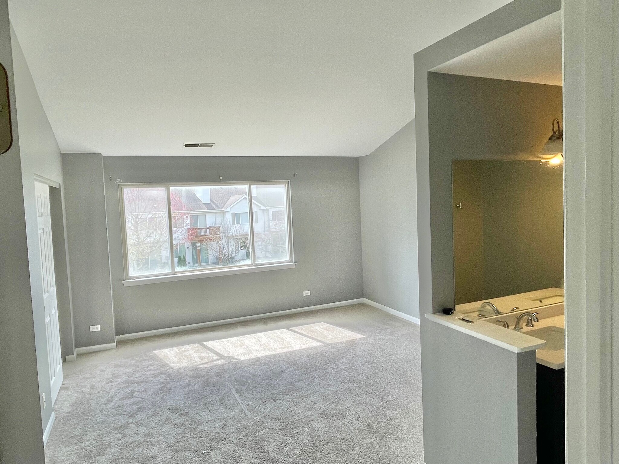 Building Photo - 2809 Odlum Dr
