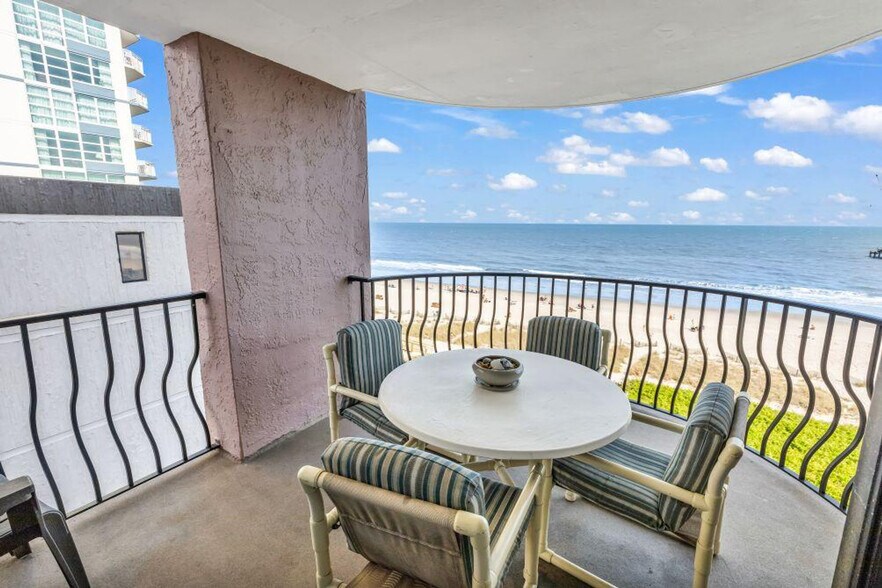 Building Photo - 2500 N Ocean Blvd