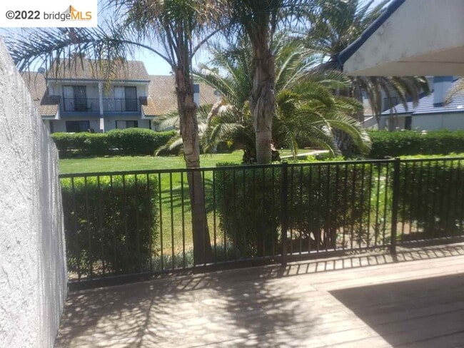 Building Photo - SHARP DISCOVERY BAY MARINA CONDO!