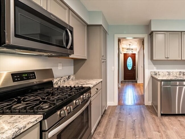 Building Photo - 7 Courtenay Cir