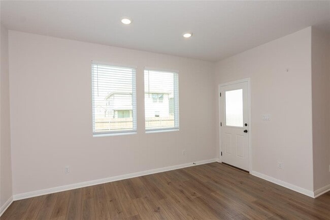 Building Photo - 2500 Roosevelt Rd