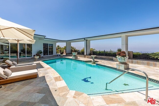 Primary Photo - 560 Chalette Dr