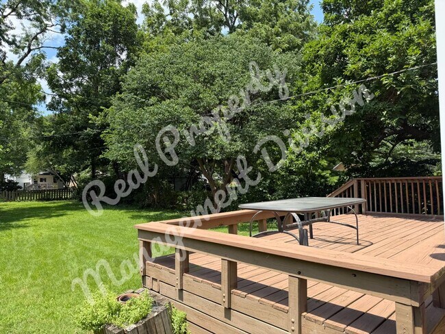 Building Photo - Spacious 3-Bed, 2-Bath Home with Fenced Yard in a Quiet Neighborhood