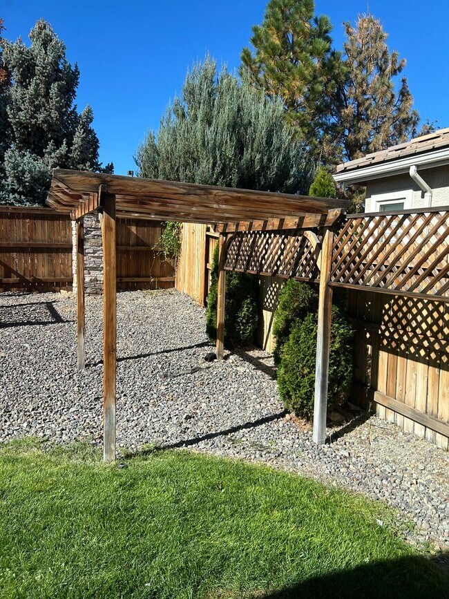 Building Photo - 4973 Bougainvillea Dr