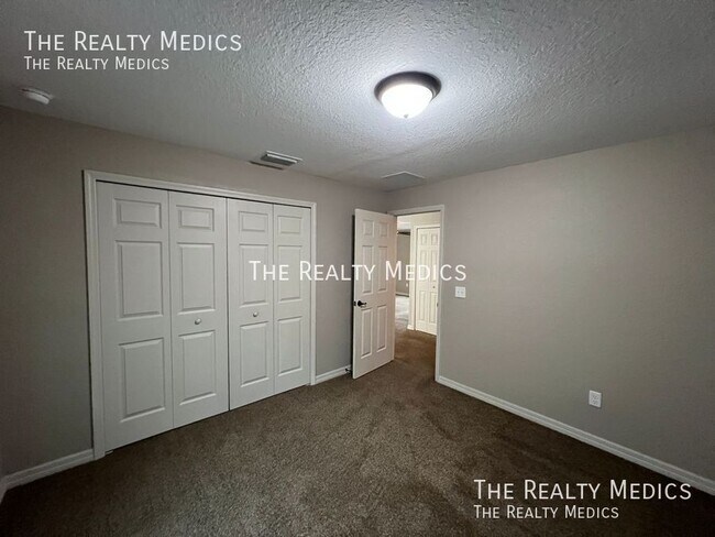 Building Photo - 3749 SE 135th Ln