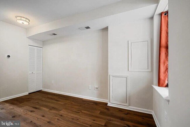 Building Photo - 424 Oakdale Pl NW