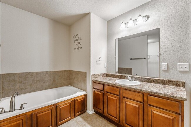 Building Photo - 530 Lasso Ln
