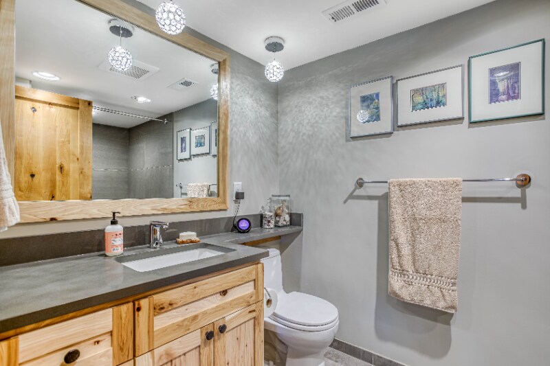 Building Photo - 1221 Commercial St