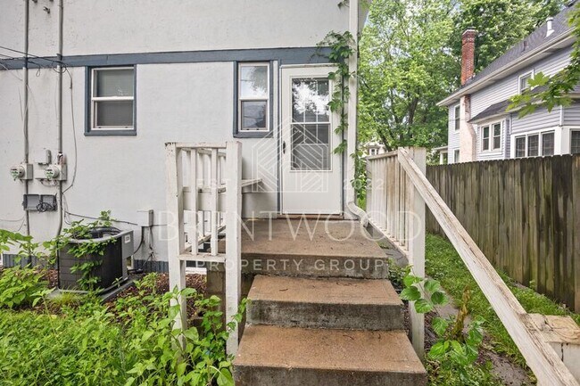 Building Photo - 3041 N Delaware St