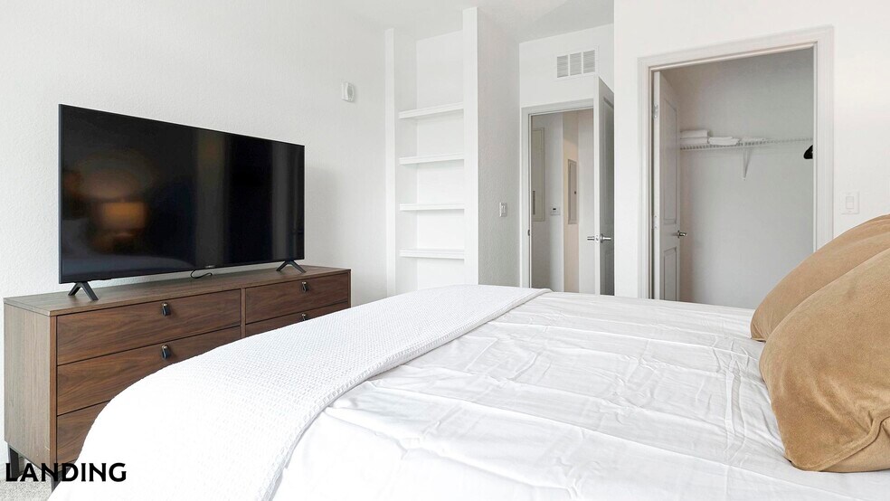 Building Photo - 9301 Summit Centre Way