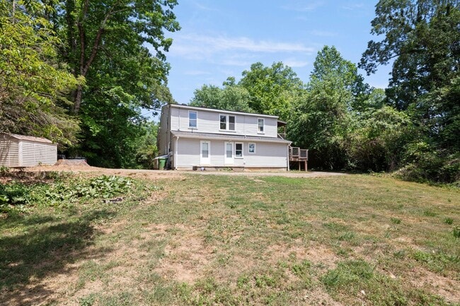 Building Photo - Lovely Two-Story West Asheville Apartment
