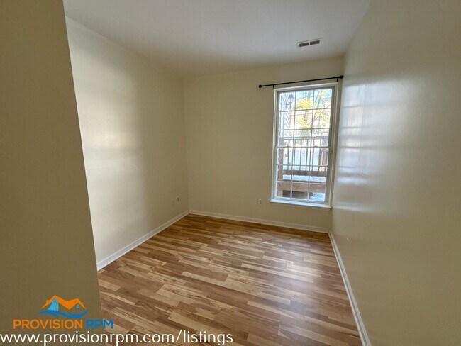 Building Photo - 502 Mathias Hammond Way