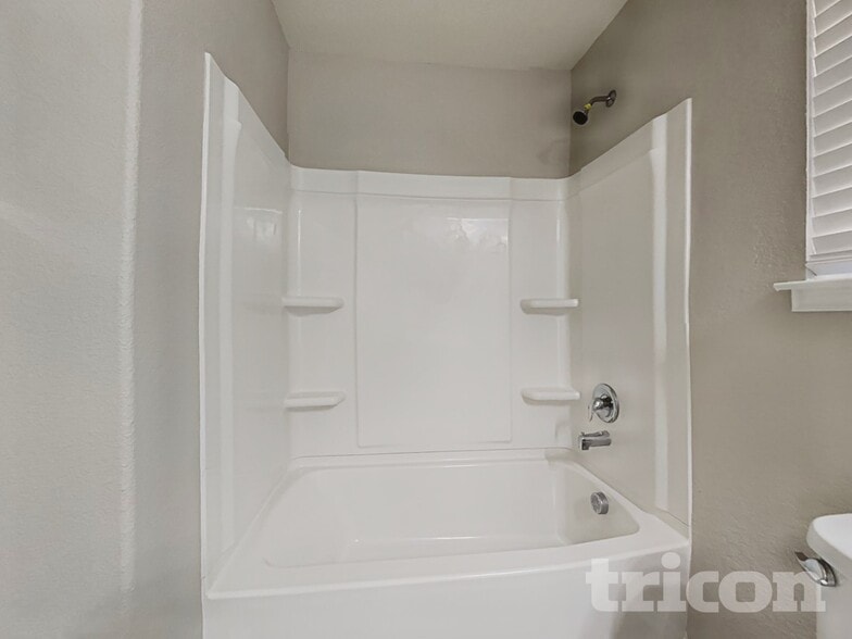 Building Photo - 15307 Delta Pt