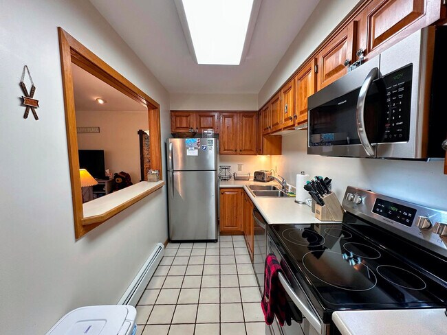 Building Photo - 72 Forest Ln