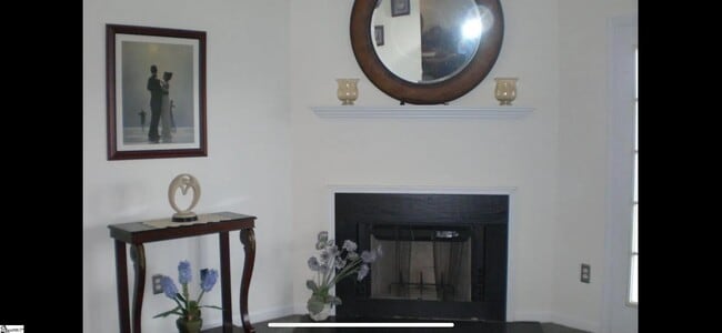 Building Photo - 907 Pelham Square Way
