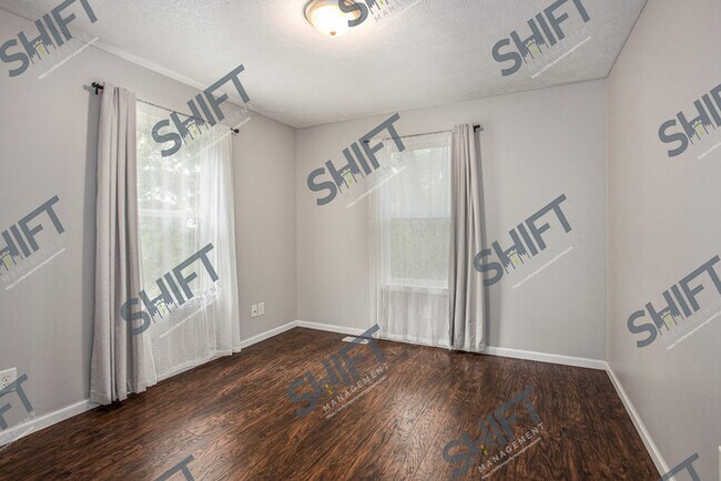 Building Photo - 755 North - Beautiful Single Family home