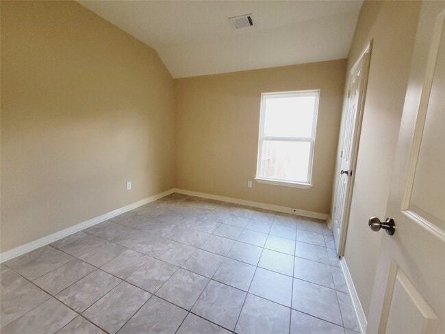 Building Photo - 8031 Canyon St