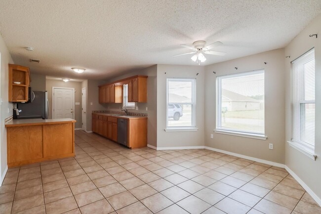 Building Photo - 8709 Palmetto Dr