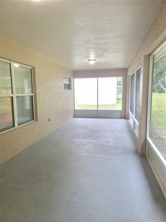 Building Photo - 22 Pin Oak Dr