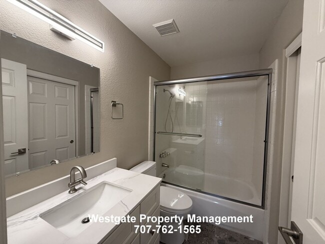 Building Photo - 813 Chardonnay Cir