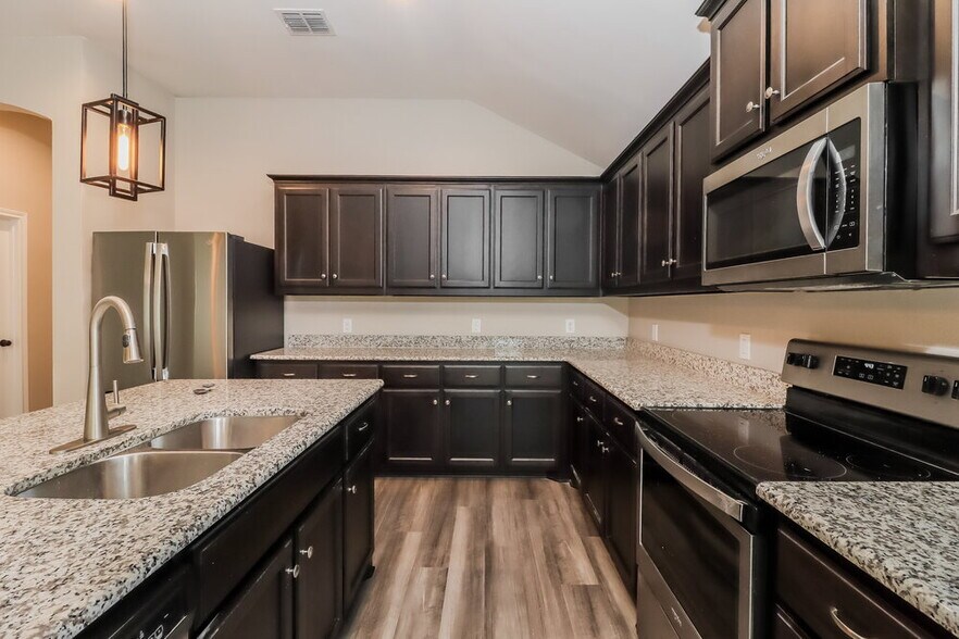 Building Photo - 424 Bishopgate Ct