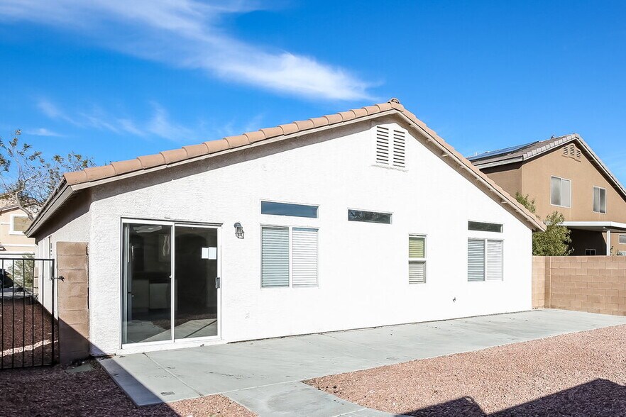 Building Photo - 511 Shallow Mist Ct