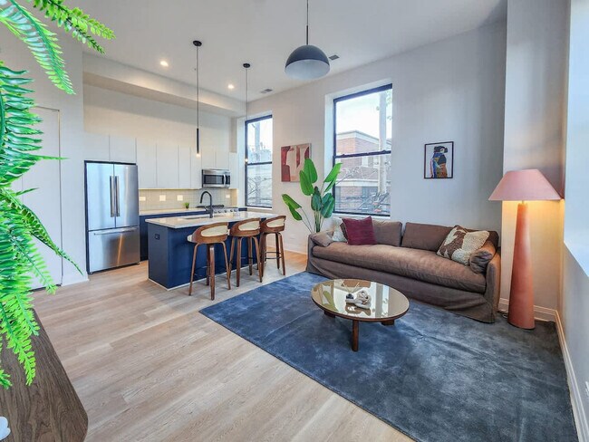 Primary Photo - 1934 W North Ave