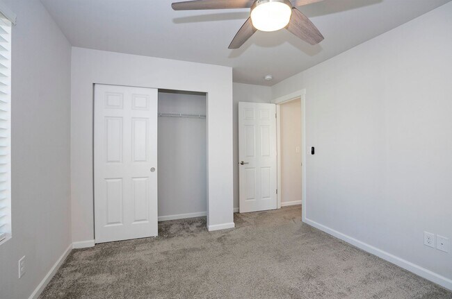 Building Photo - Newer 3-Bed Edgewood Home with A/C, Loft, ...