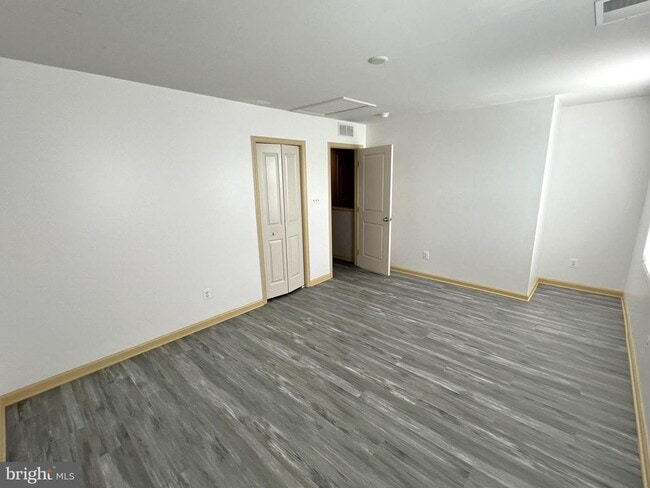Building Photo - 3215 Pebble Run Dr