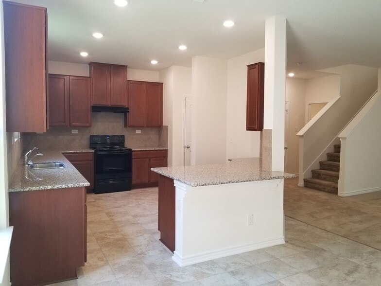 Building Photo - 5911 Eckhert Rd