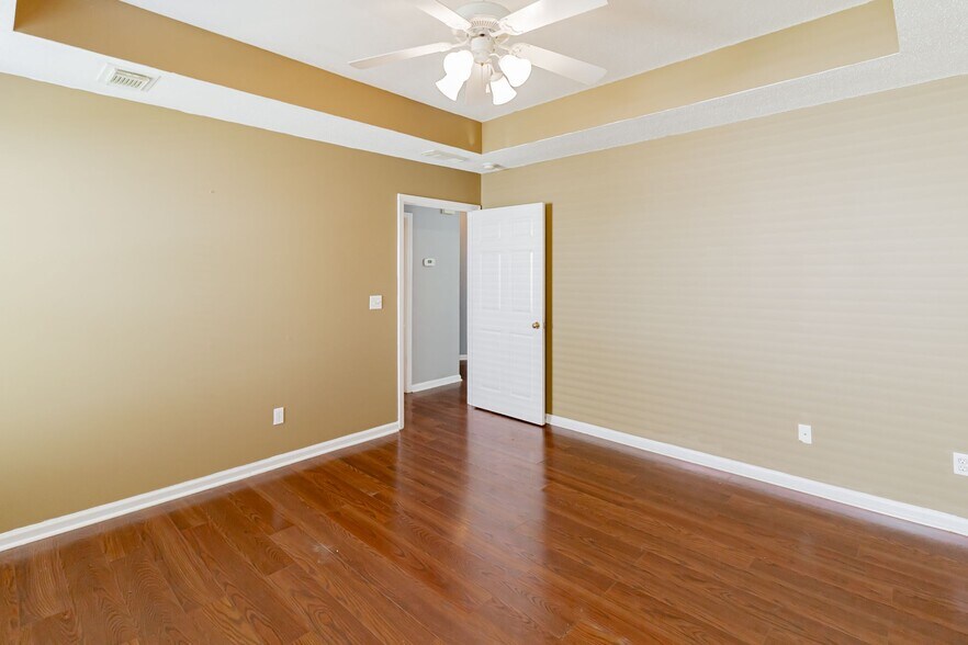 Building Photo - 2014 Inverness Pkwy