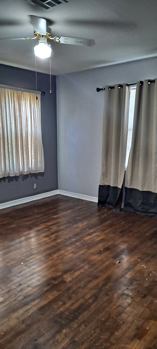 Master 1A - 406 E Pine Ave