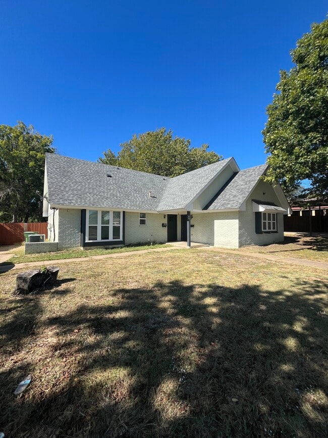 Primary Photo - 404 Carter Dr