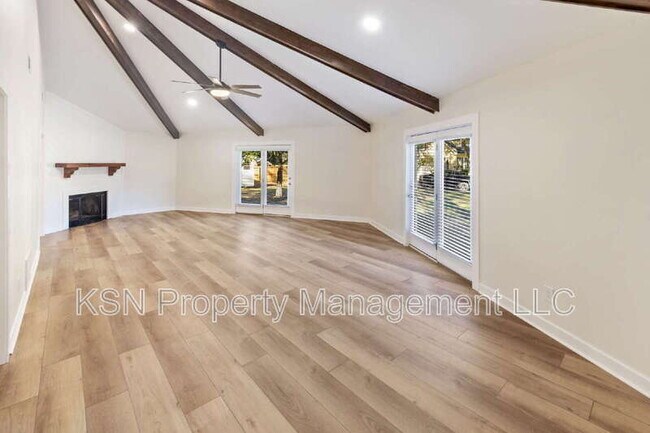 Building Photo - 286 Cushing Dr