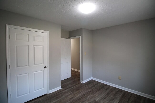 Building Photo - 124 Henry Ct