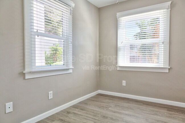 Building Photo - 290 2nd Ave