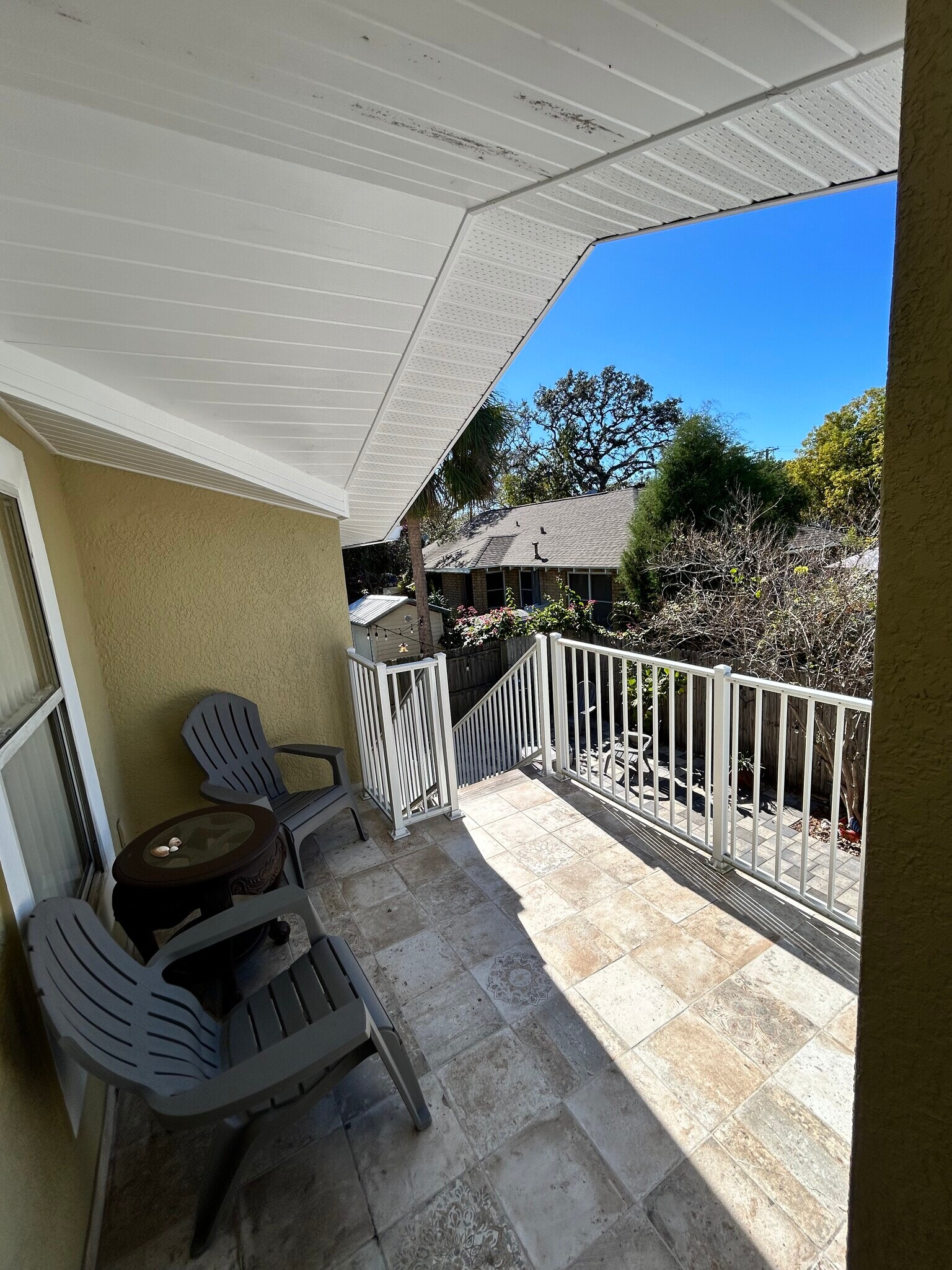 Building Photo - 203 W Crest Ave