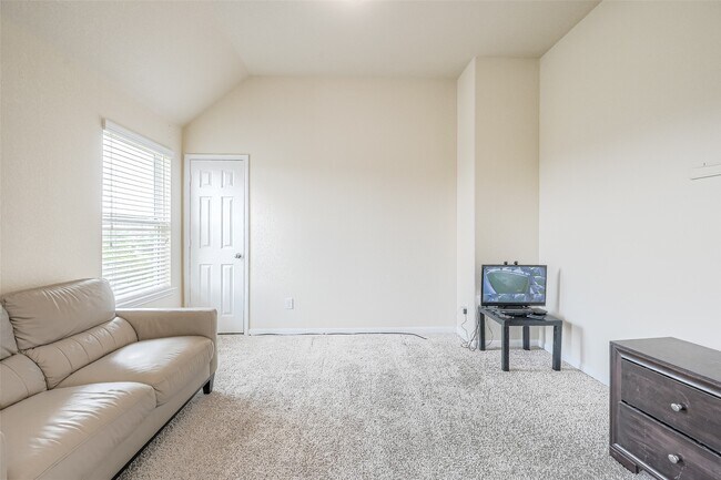 Building Photo - 3030 Currier Ct