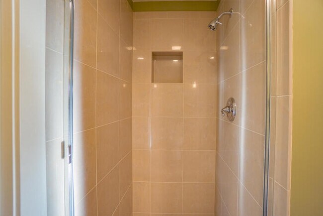 Building Photo - BEAUTIFUL TWO BEDROOM CONDO DOWNTOWN VANCOUVER