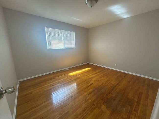 Building Photo - Conveniently located 2bed/1bath Bridgeton ...