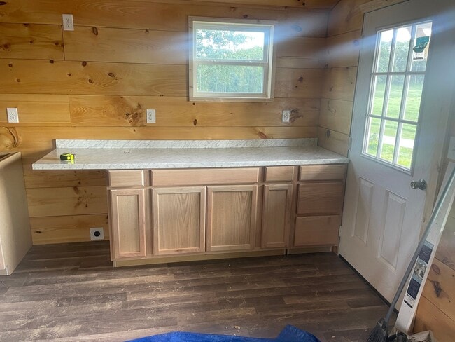 Building Photo - 5434 Pine Ridge Rd