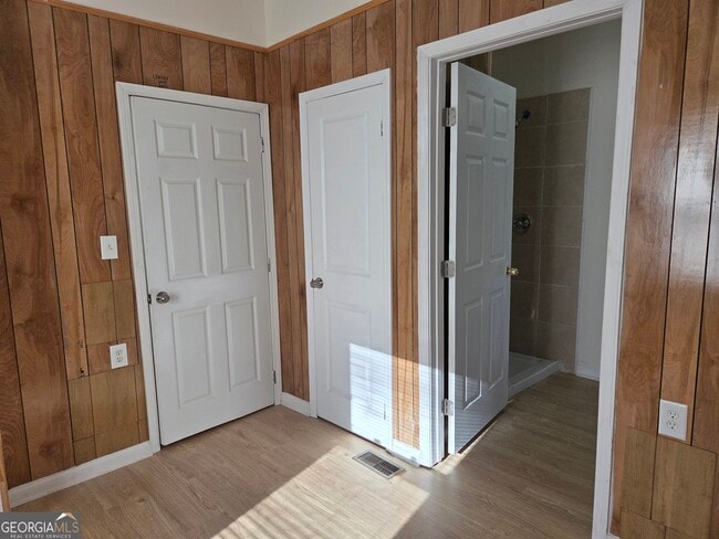 Building Photo - 41 W Main St