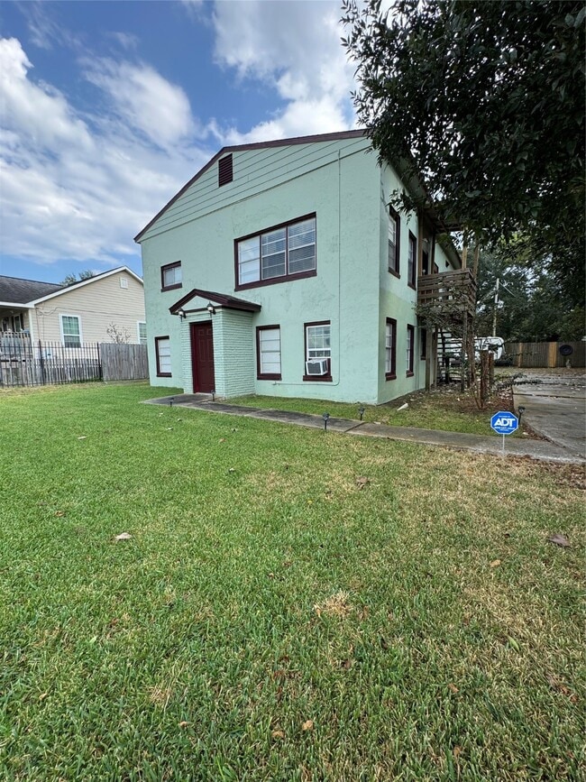 Primary Photo - 2918 46th St