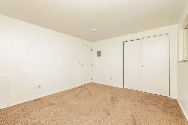Building Photo - 3611-3625 Charlotte Dr
