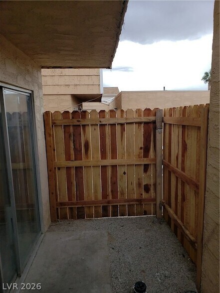 Building Photo - 5118 Garden Ln